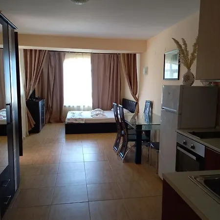 студио в комплекс Golden Beach, Apartment